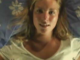 Leikkisä teini -ikäinen vauva saa perseensa ilmainen amatööri porno kuoppaiseksi
