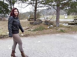 Personal trainer isot rinnat seksi hallitsee kuuma brunette