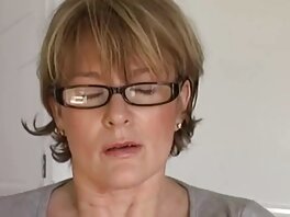 Toimittaja otsatukka teini ilmaiset pornovideot ja hänen vaihe äiti